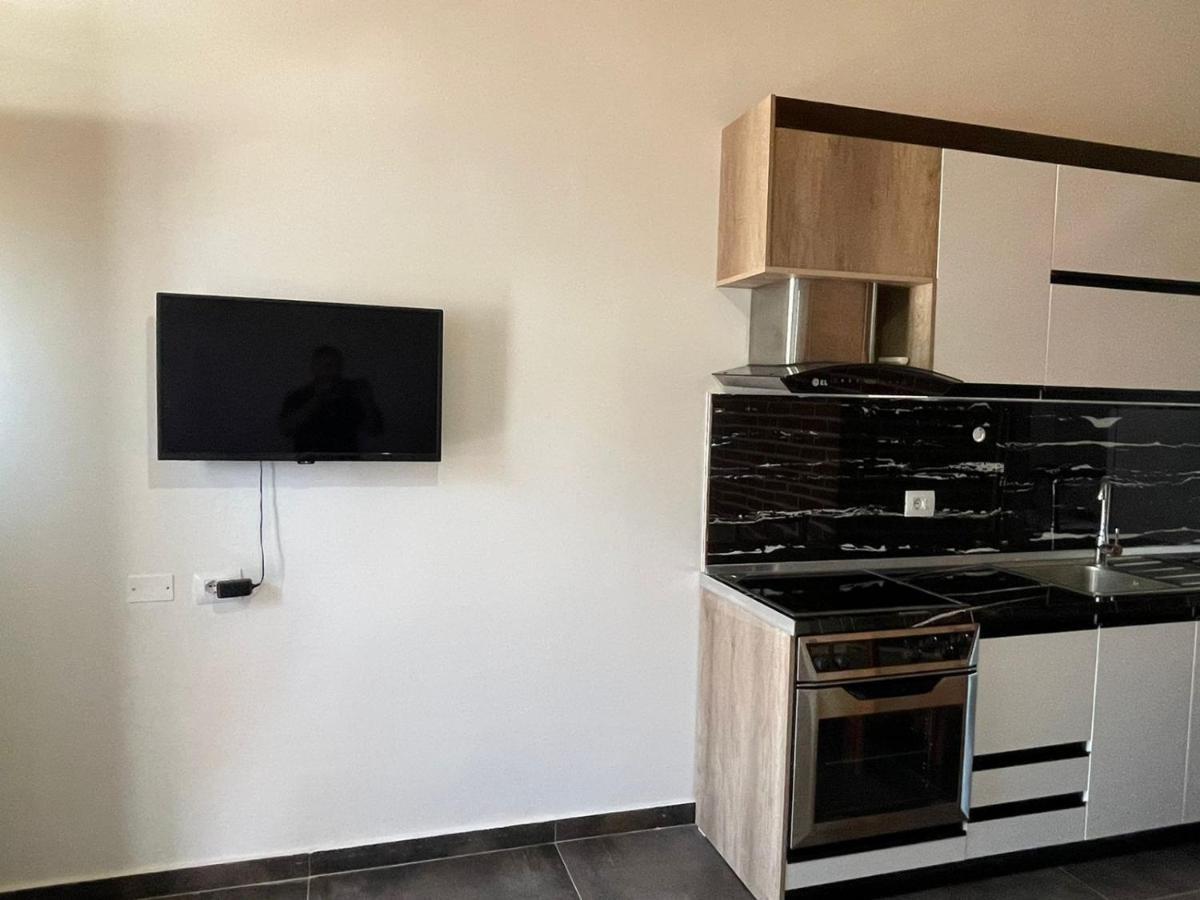 Guest Rooms Arbri Vlore Ngoại thất bức ảnh