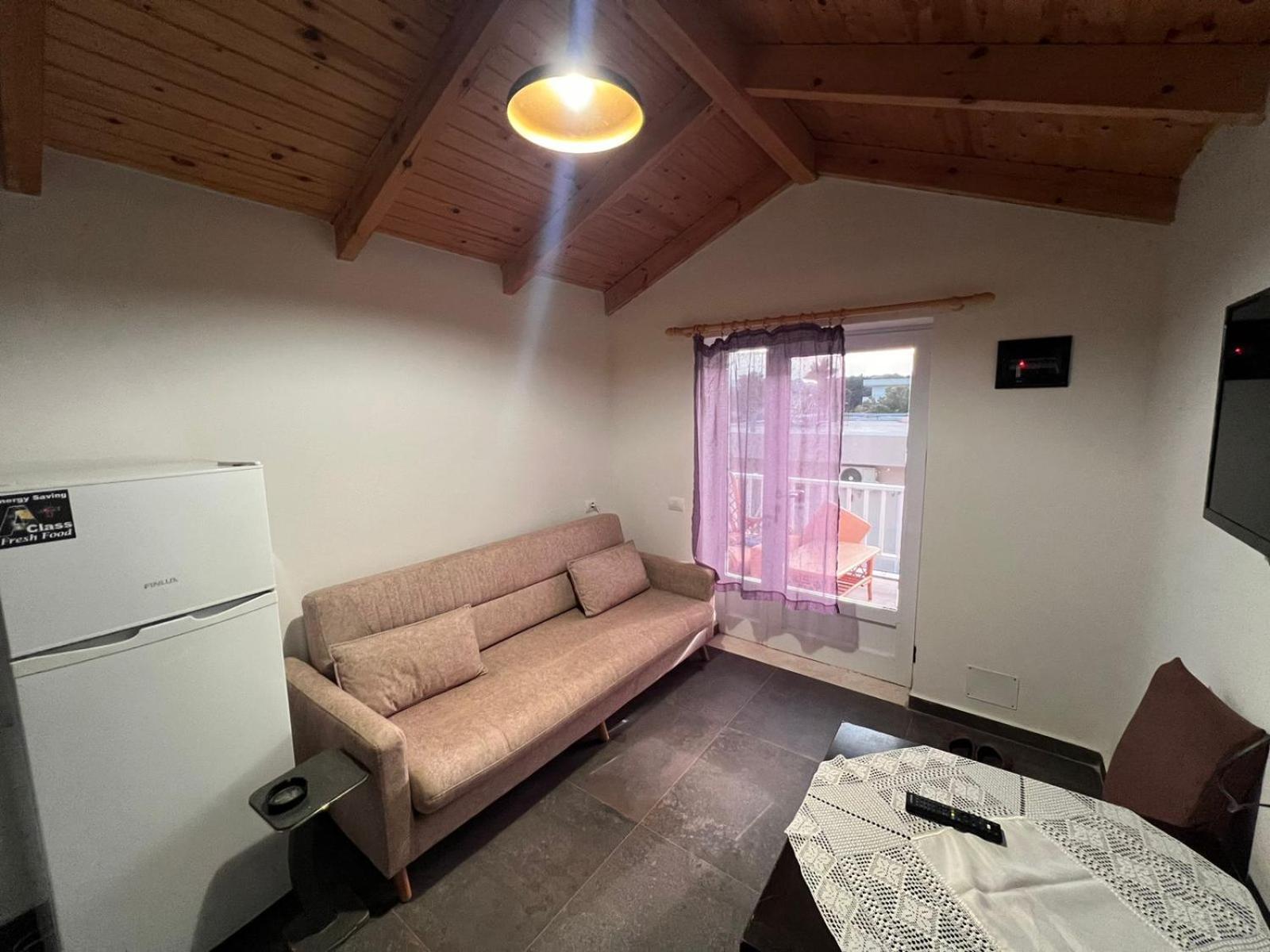Guest Rooms Arbri Vlore Ngoại thất bức ảnh