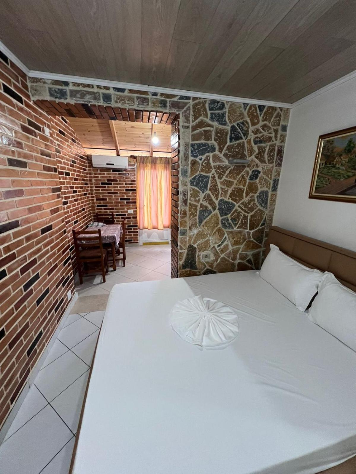 Guest Rooms Arbri Vlore Ngoại thất bức ảnh