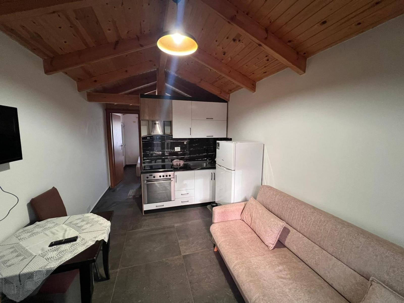 Guest Rooms Arbri Vlore Ngoại thất bức ảnh