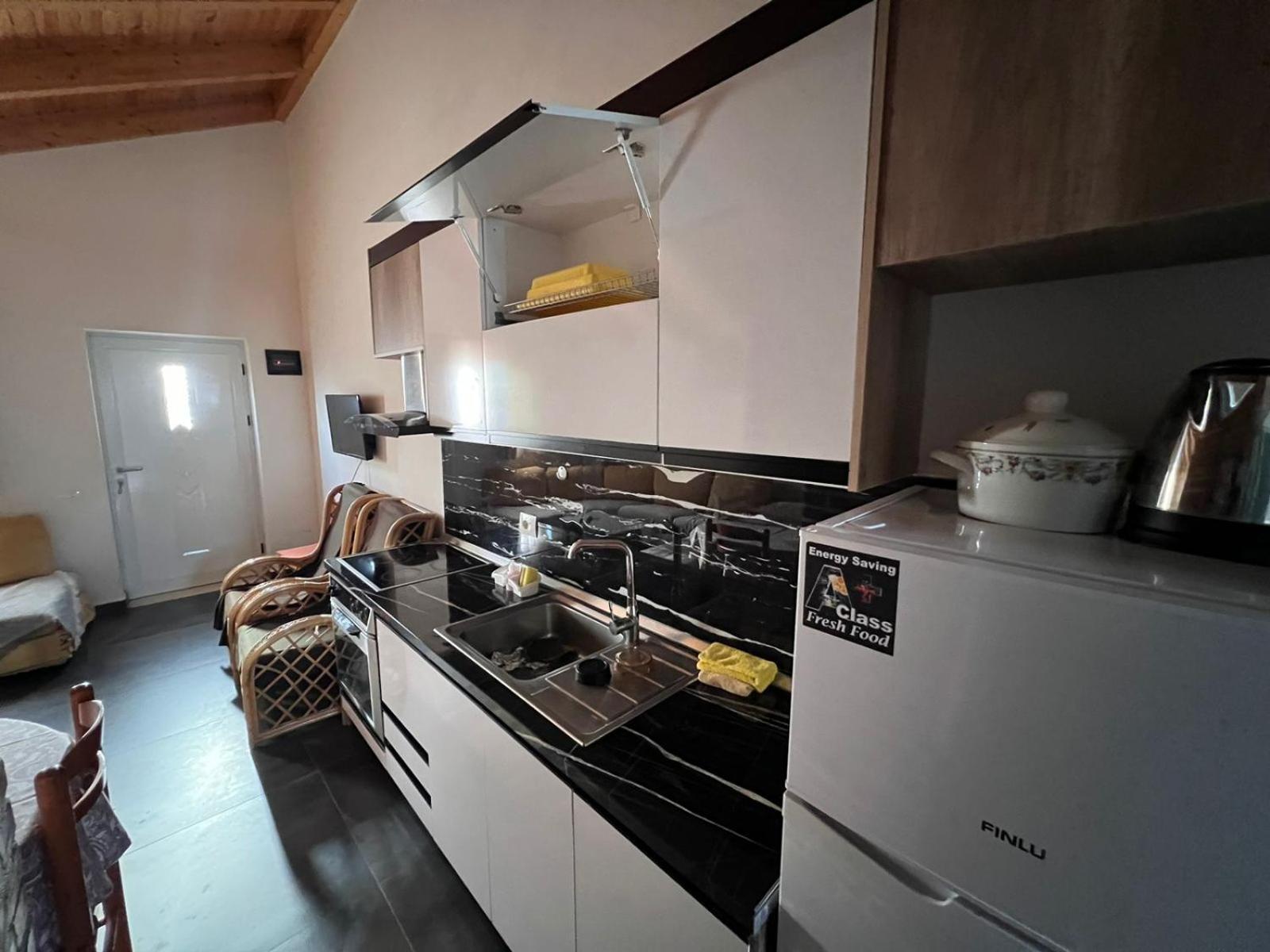 Guest Rooms Arbri Vlore Ngoại thất bức ảnh