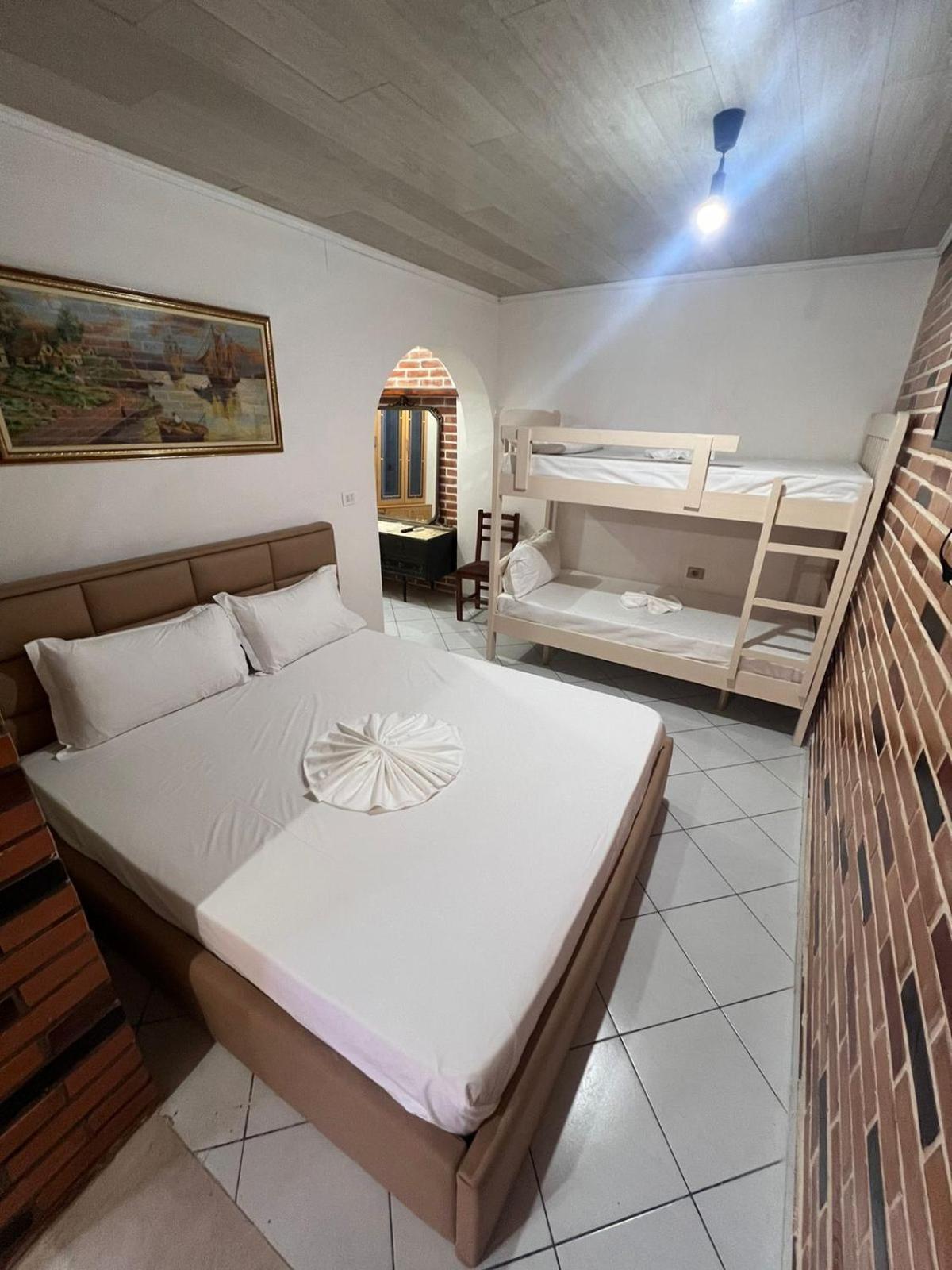 Guest Rooms Arbri Vlore Ngoại thất bức ảnh