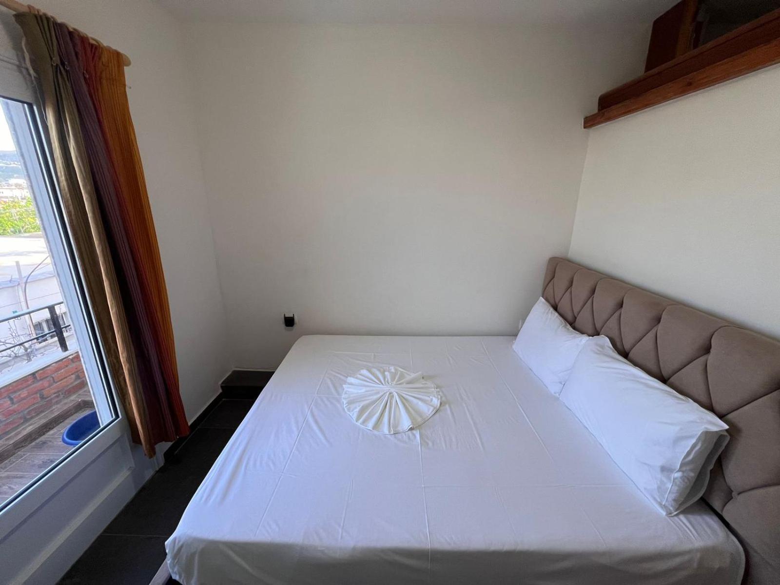 Guest Rooms Arbri Vlore Ngoại thất bức ảnh