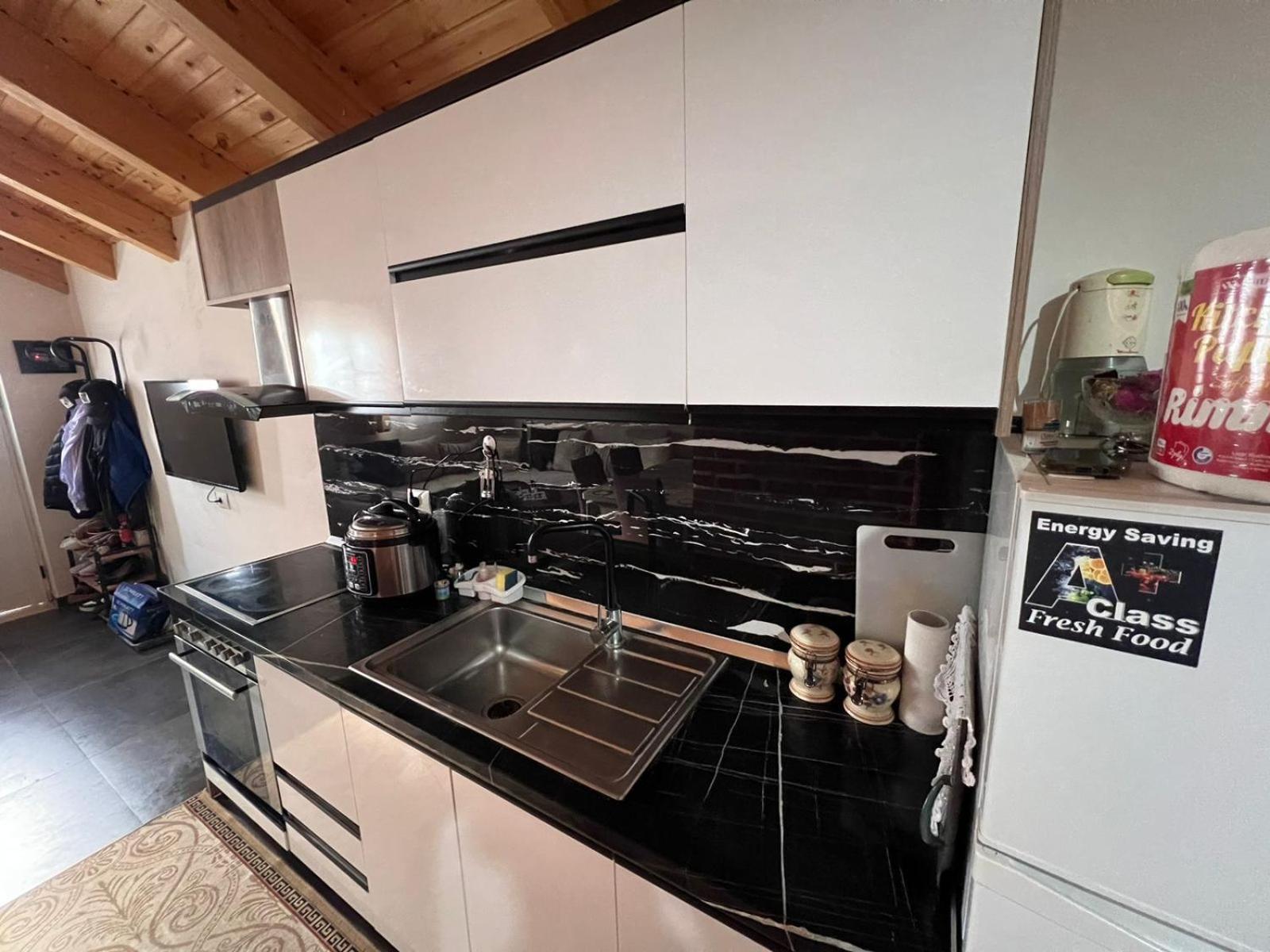 Guest Rooms Arbri Vlore Ngoại thất bức ảnh