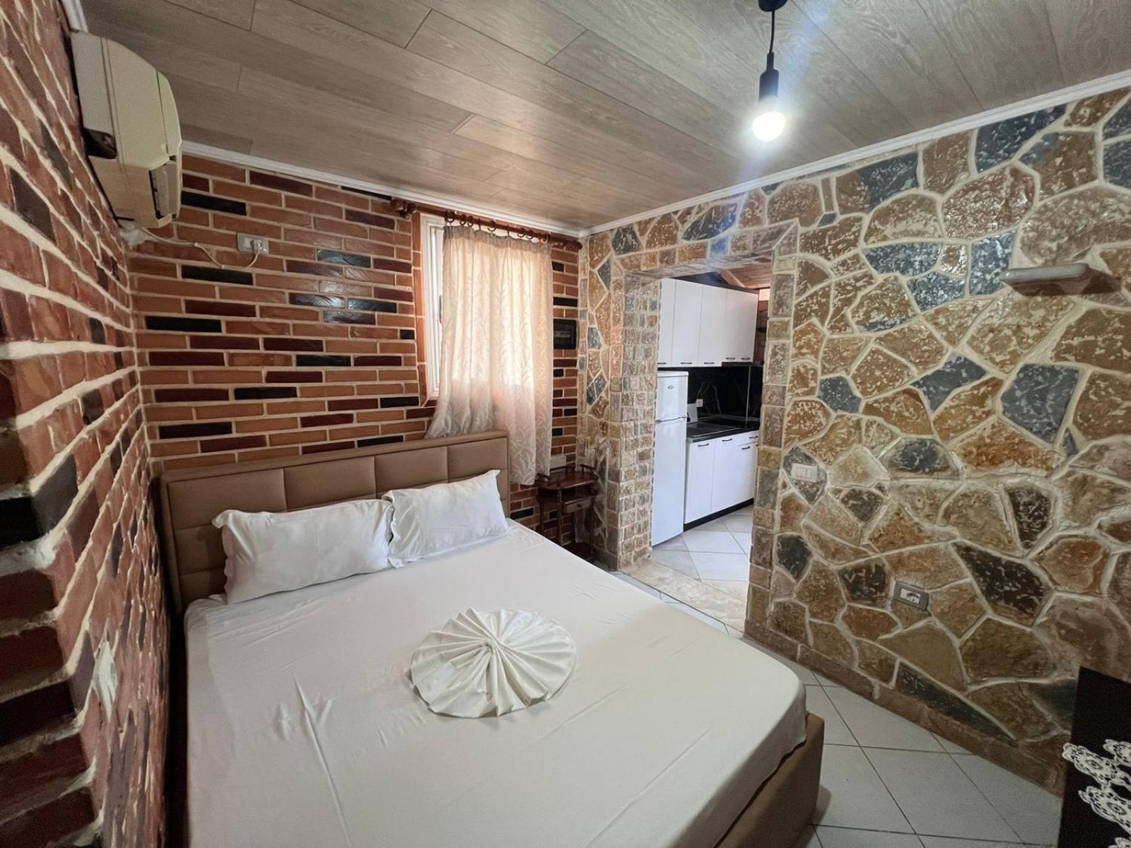 Guest Rooms Arbri Vlore Ngoại thất bức ảnh
