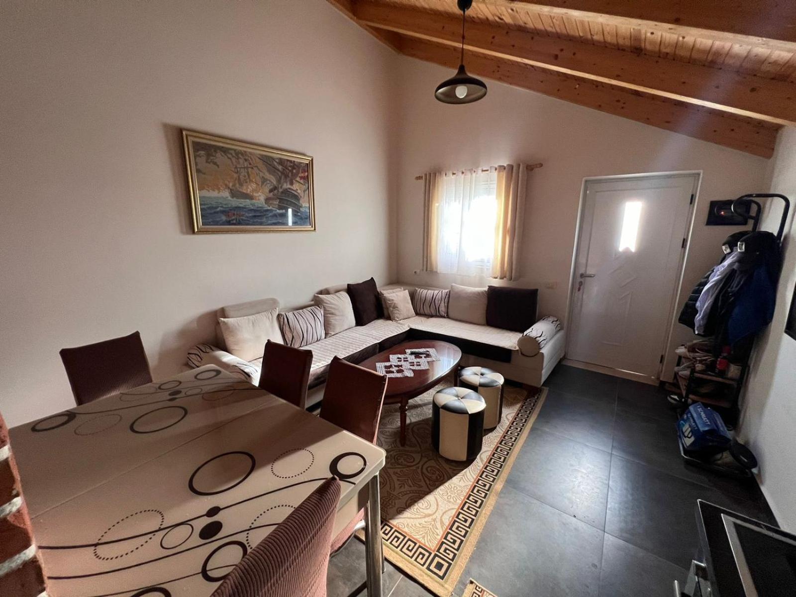 Guest Rooms Arbri Vlore Ngoại thất bức ảnh