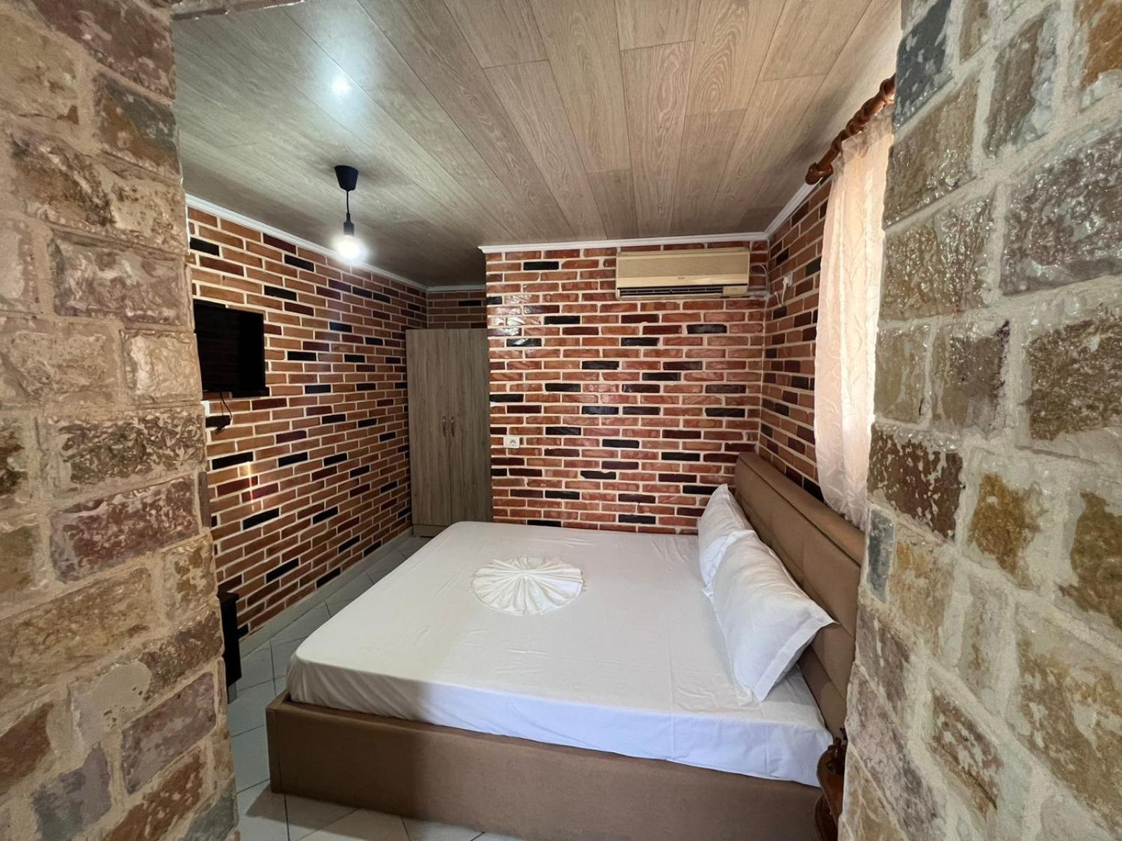 Guest Rooms Arbri Vlore Ngoại thất bức ảnh