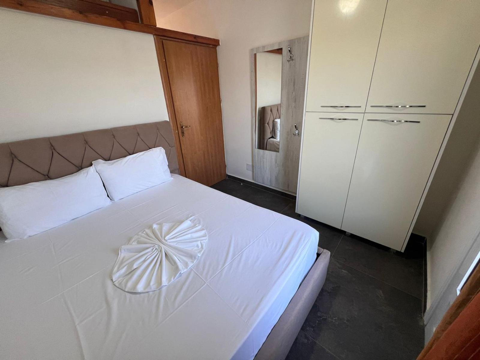 Guest Rooms Arbri Vlore Ngoại thất bức ảnh